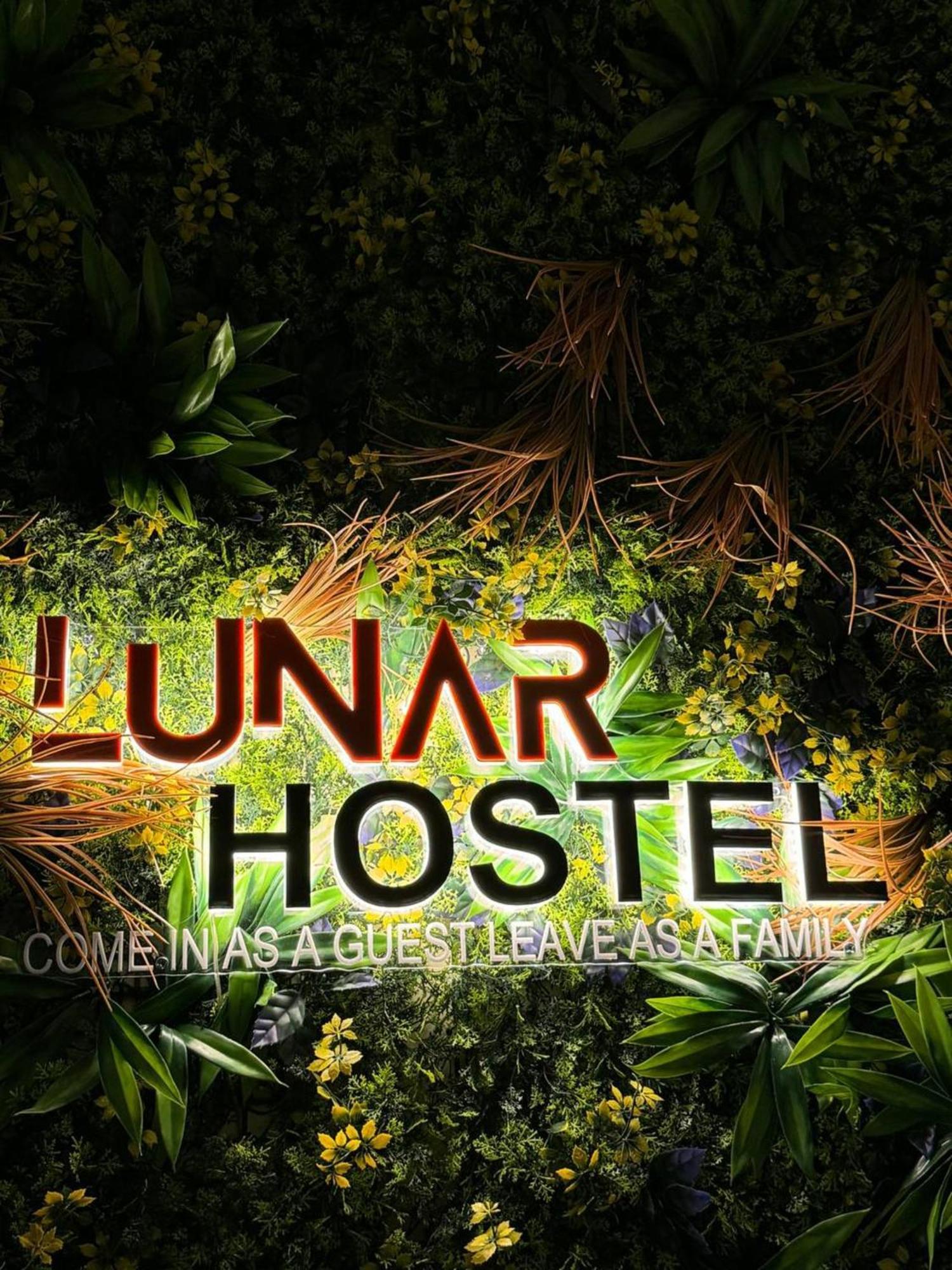 The Villa Hostel - By Lunar Абу-Дабі Екстер'єр фото